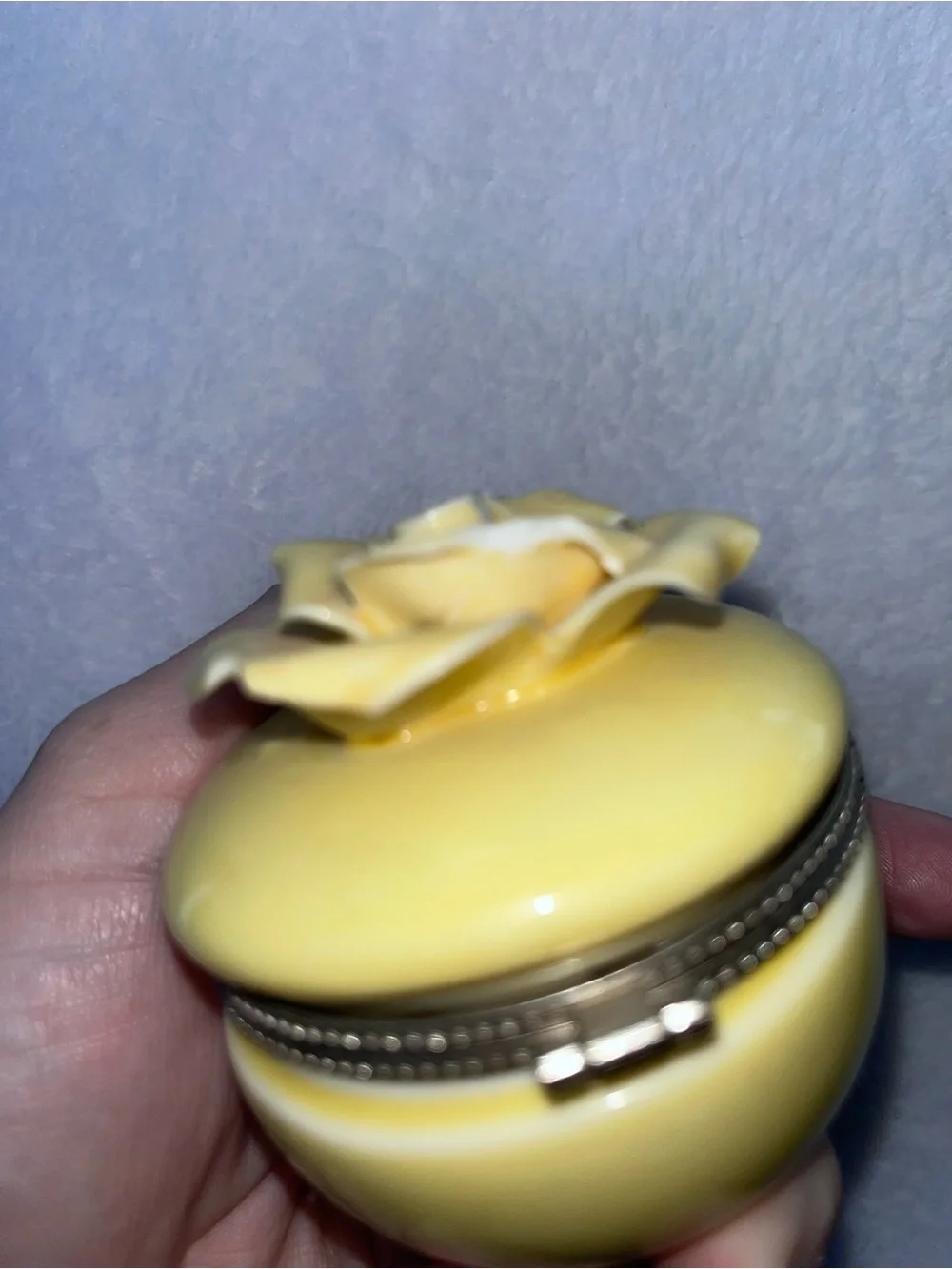 Vintage Yellow Porcelain Rose Hinged Trinket Box Bow Clasp Ring Dish